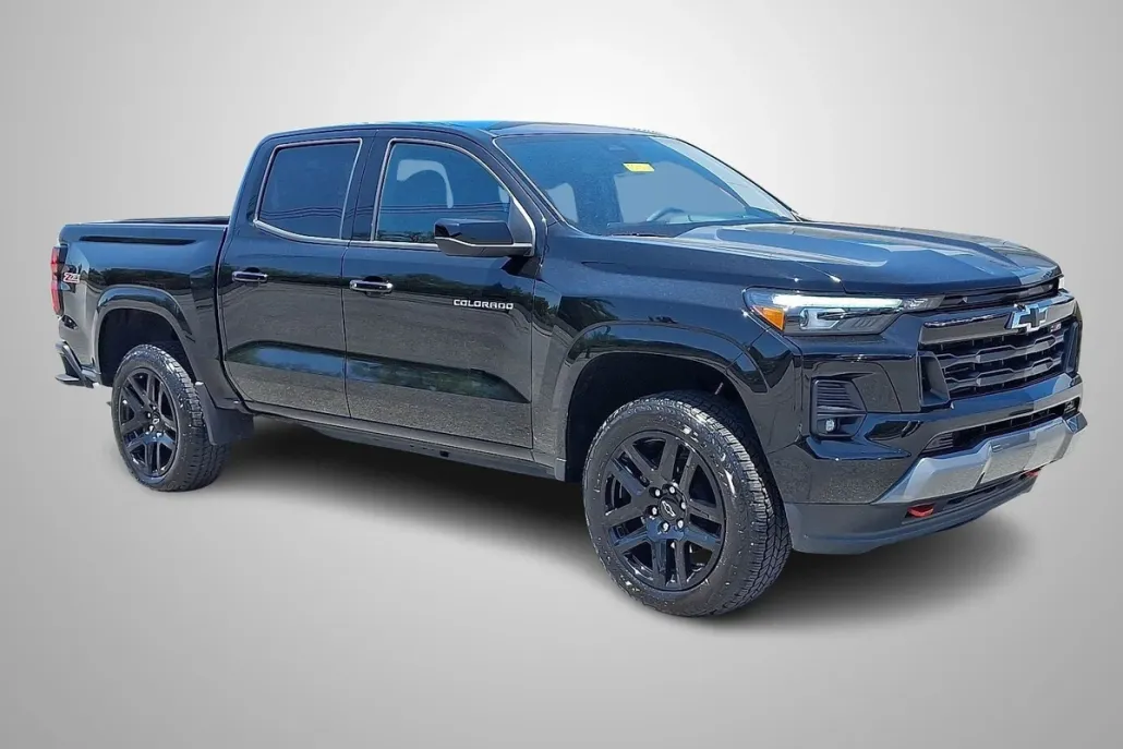 2024 Chevrolet Colorado Z71 photo 1