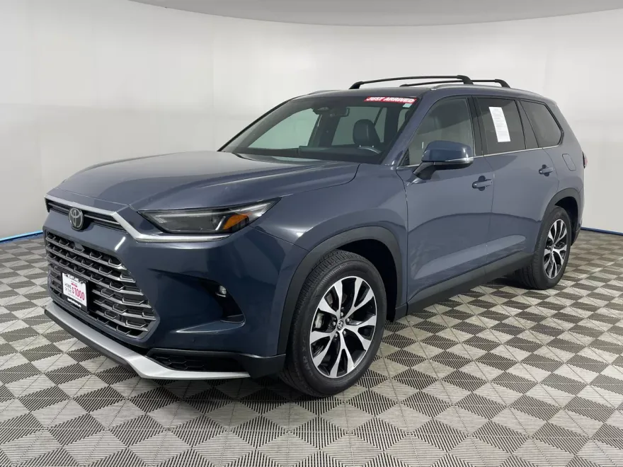 2024 Toyota Highlander Hybrid Limited photo 1