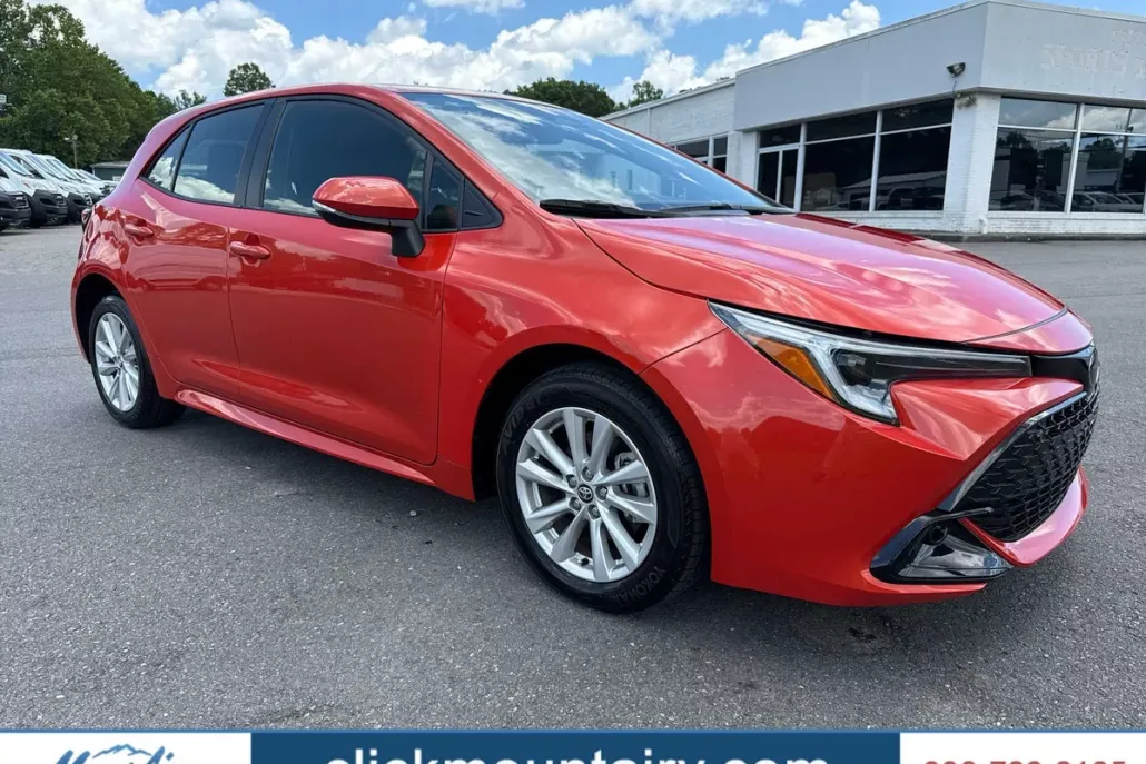 2025 Toyota Corolla SE photo 1