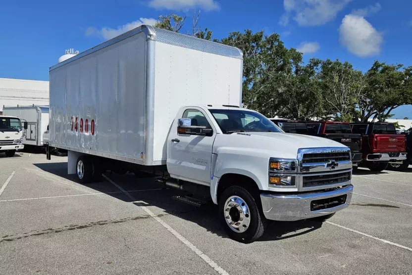 2023 Chevrolet Silverado 6500HD Work Truck photo 1