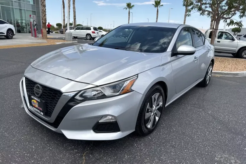 2020 Nissan Altima 2.5 S photo 1