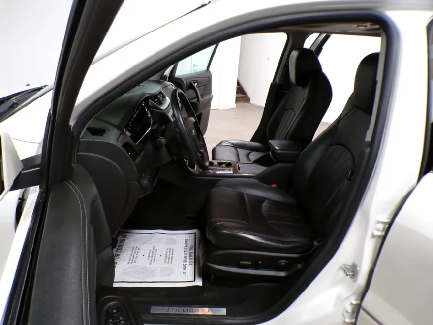 2014 Chevrolet Traverse LTZ photo 11
