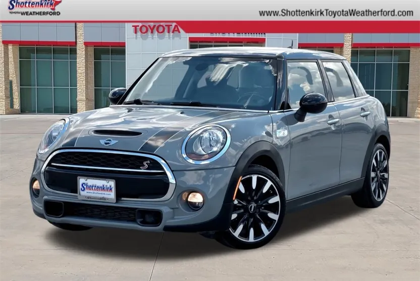 2017 Mini Cooper Hardtop S photo 1
