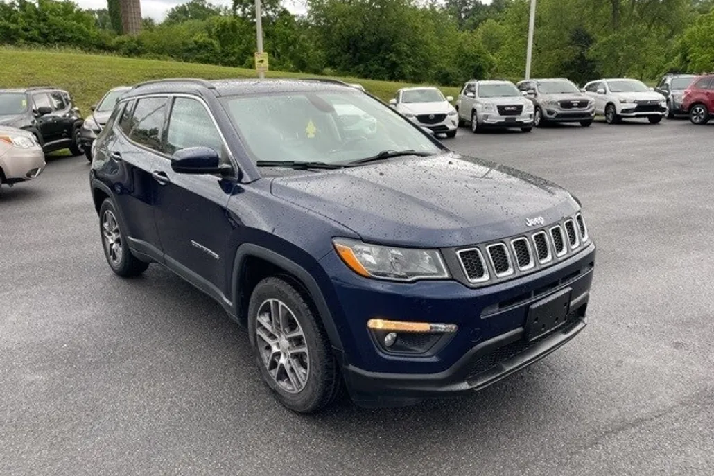 2020 Jeep Compass Latitude photo 1
