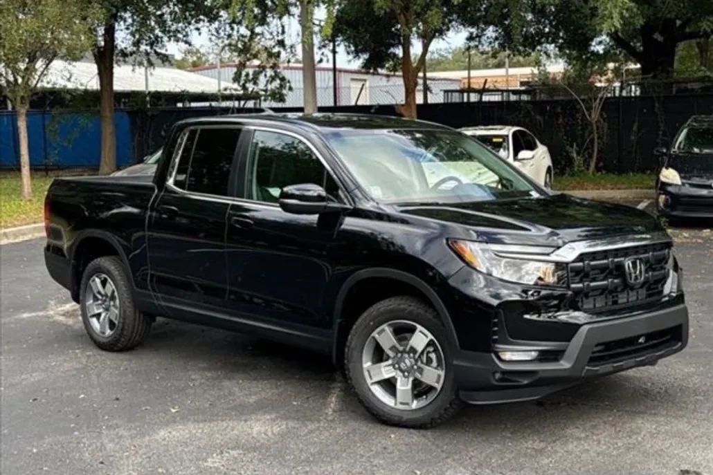 2025 Honda Ridgeline TrailSport photo 1