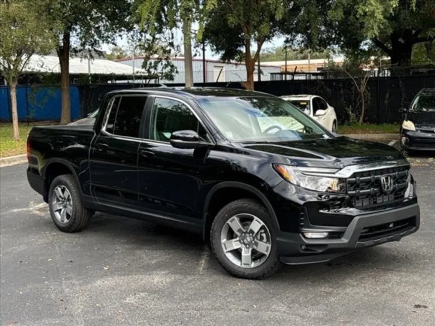 2025 Honda Ridgeline TrailSport photo 1