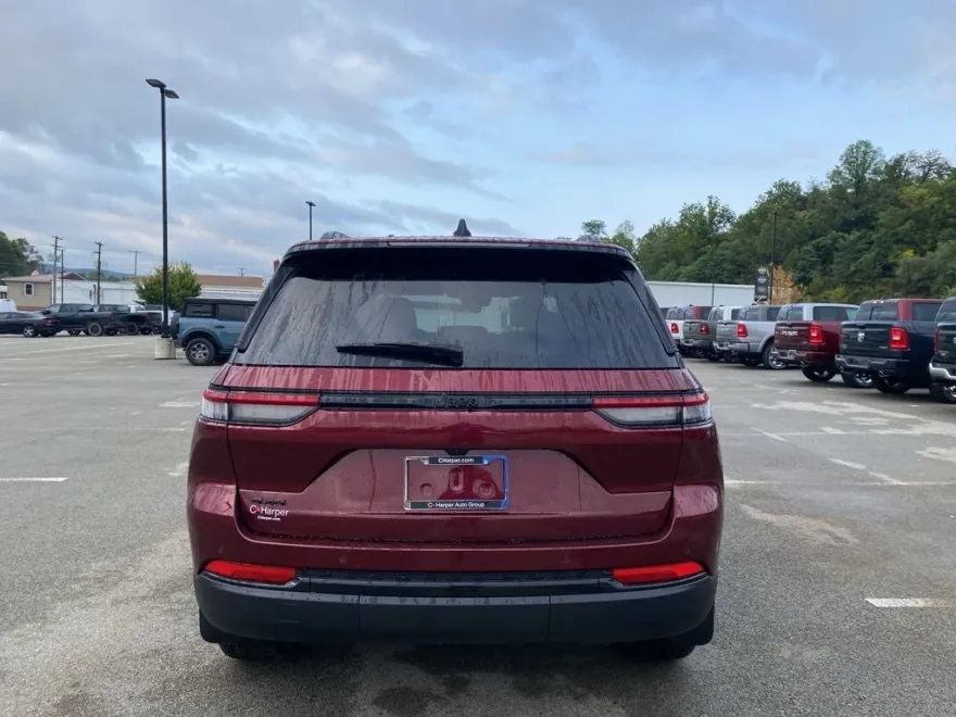 2025 Jeep Grand Cherokee Altitude photo 1