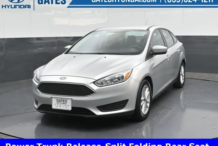 2018 Ford Focus SE photo 1