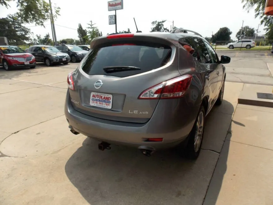 2011 Nissan Murano LE photo 1