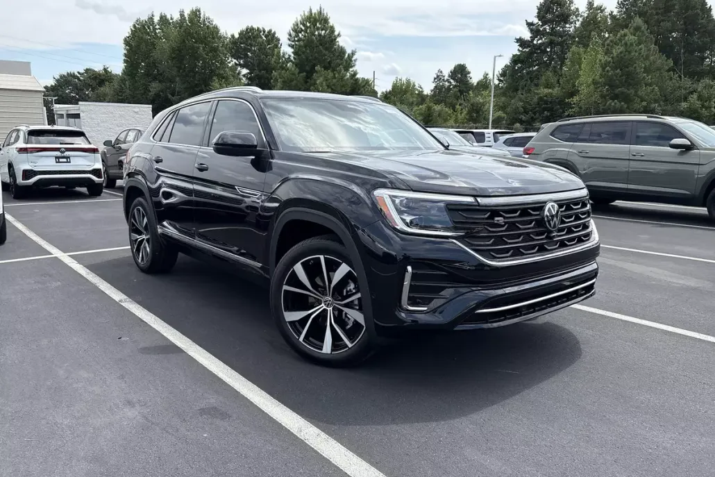 2026 Volkswagen Atlas Cross Sport SEL Premium R-Line photo 1