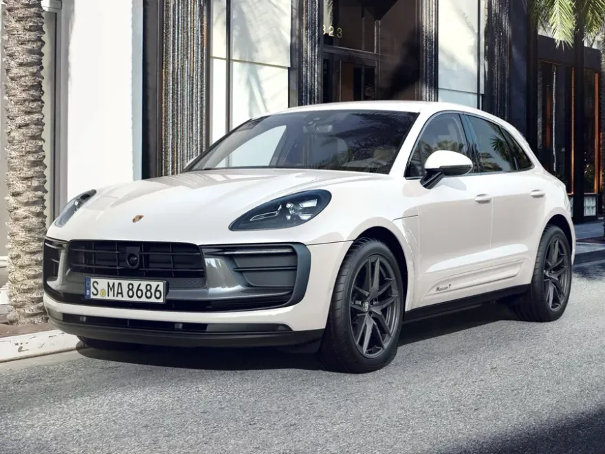2025 Porsche Macan T photo 1