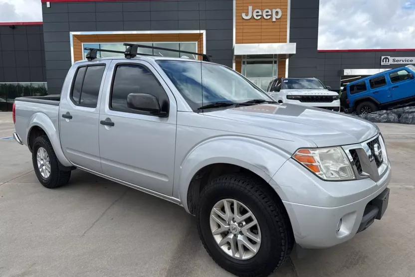 2016 Nissan Frontier SV photo 1