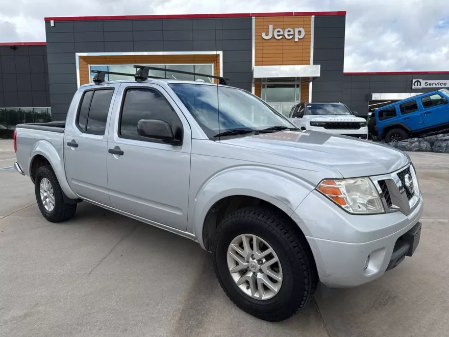 2016 Nissan Frontier SV photo 1