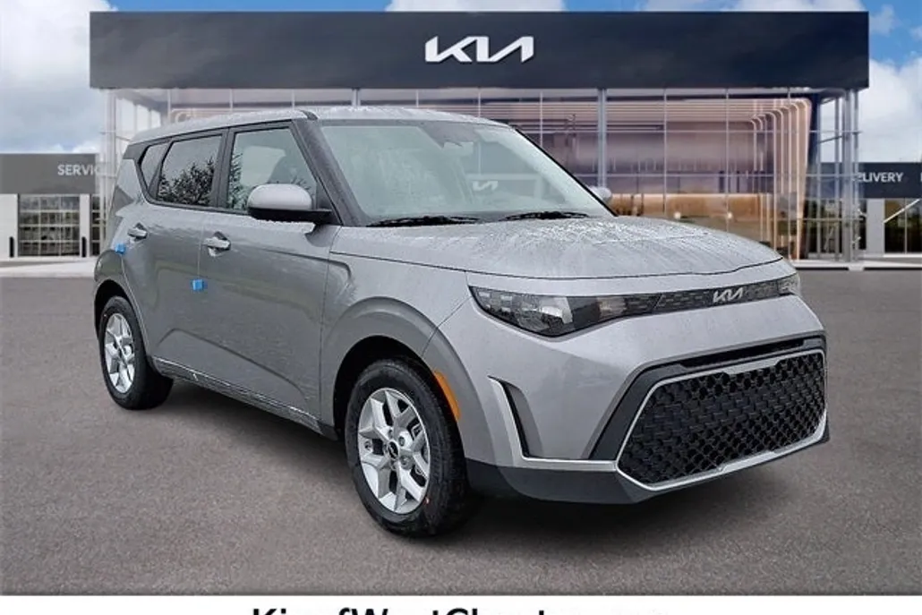 2025 Kia Soul LX photo 1