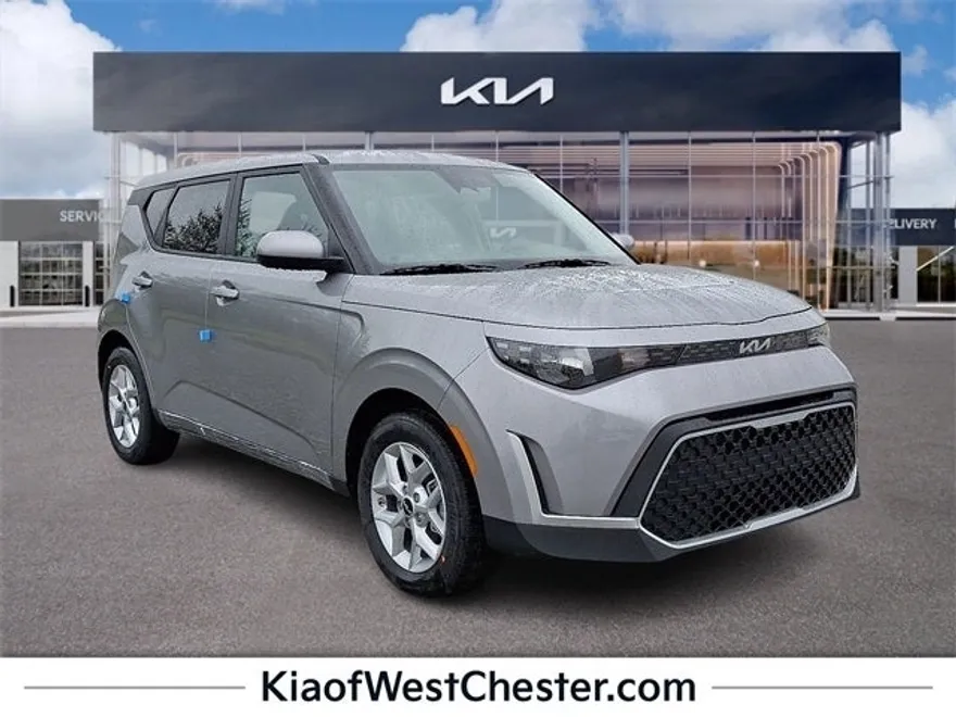 2025 Kia Soul LX photo 1