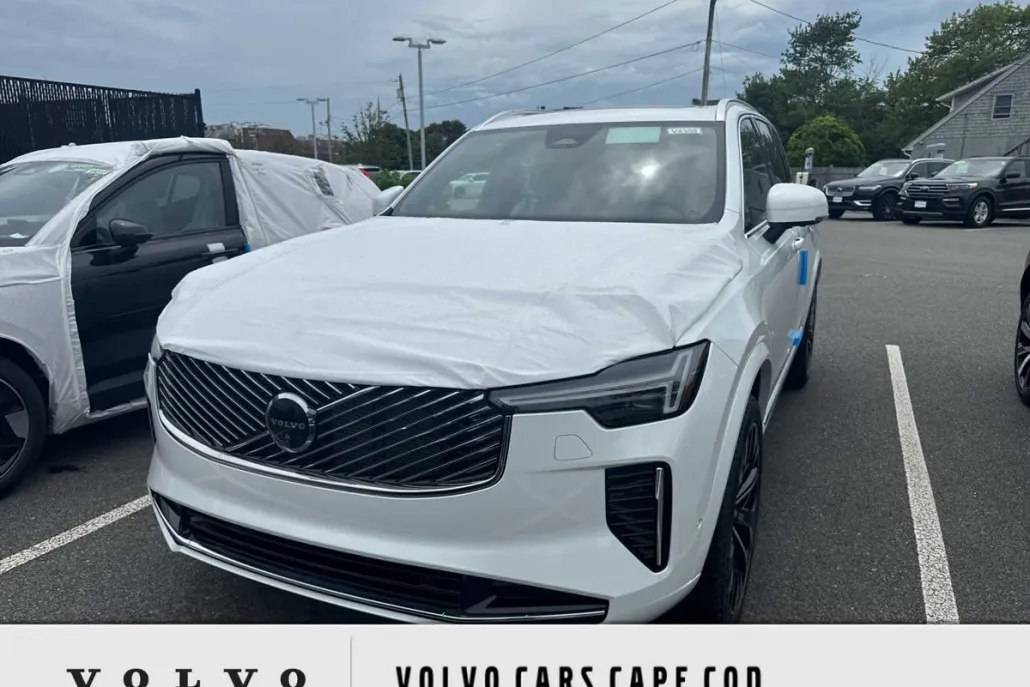 2026 Volvo XC90 Plus photo 1