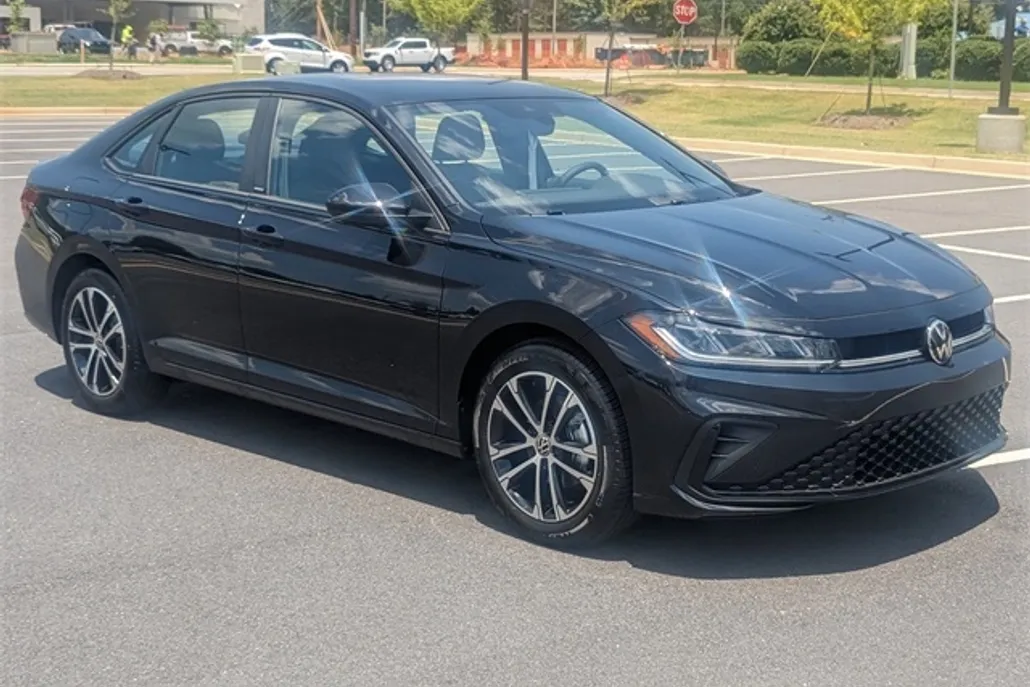 2025 Volkswagen Jetta 1.5T Sport photo 1