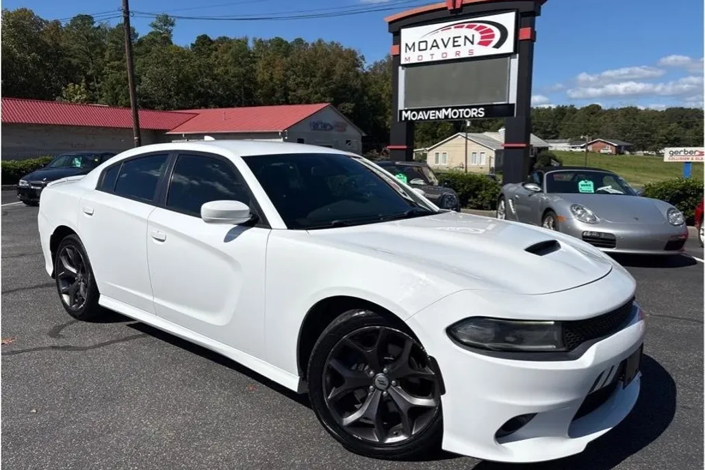 2018 Dodge Charger SXT Plus photo 1