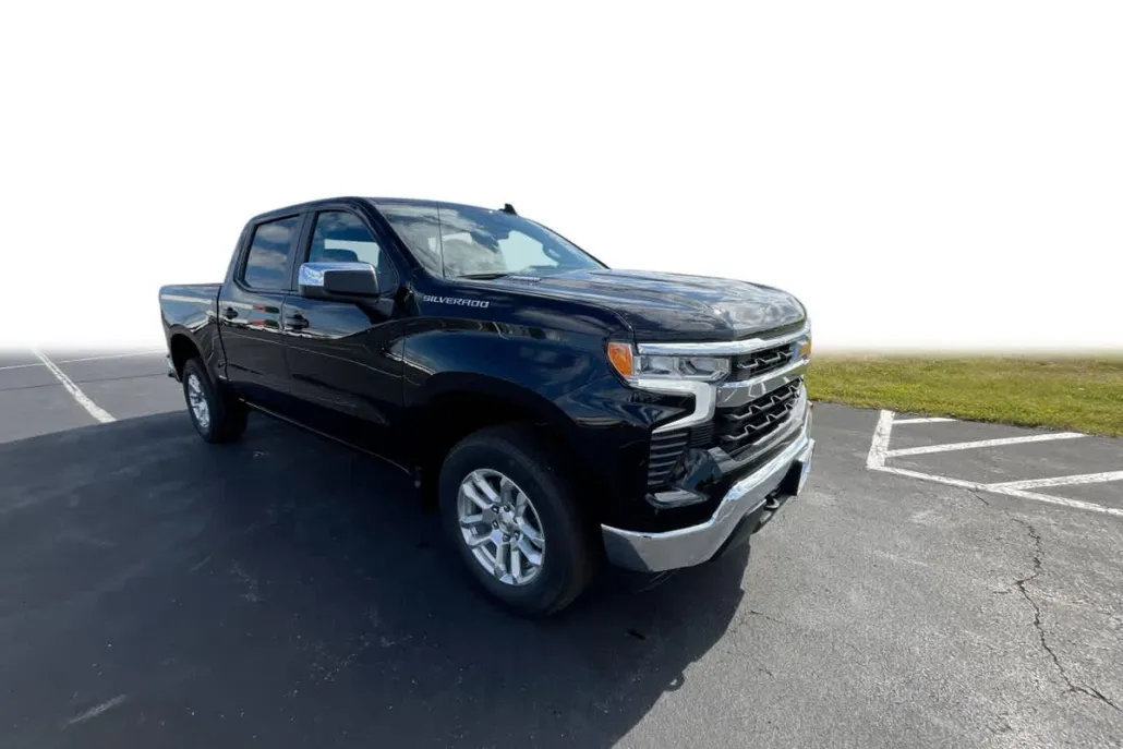 2026 Chevrolet Silverado 1500 LT photo 1