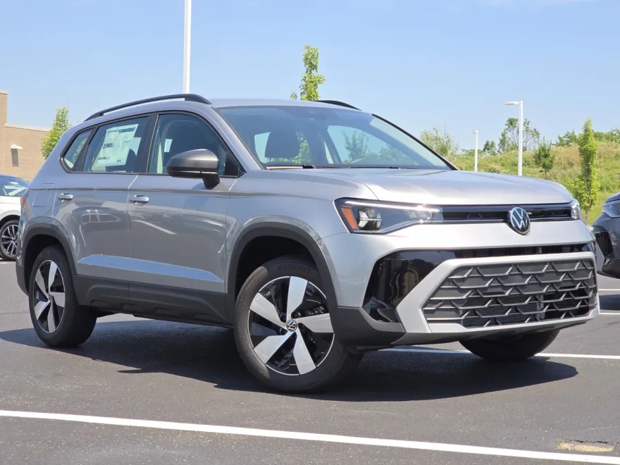 2025 Volkswagen Taos S photo 1