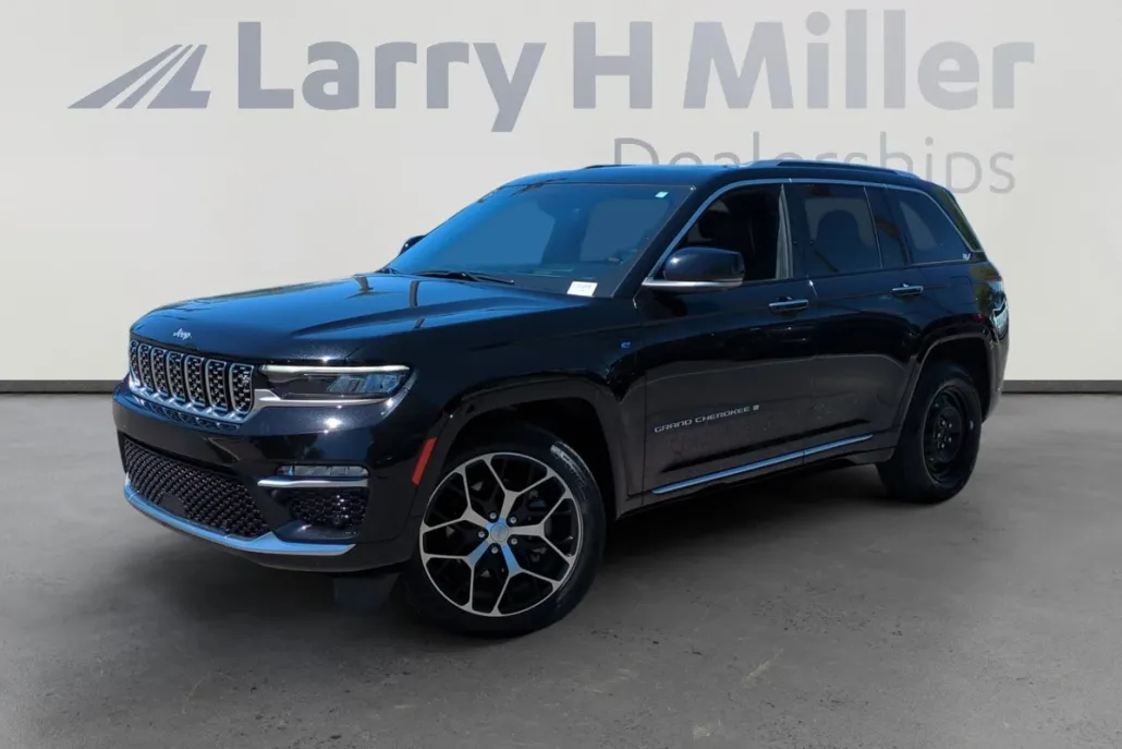 2022 Jeep Cherokee Summit 4xe photo 1