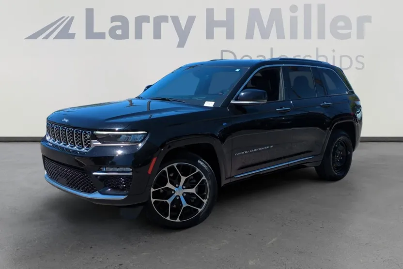 2022 Jeep Cherokee Summit 4xe photo 1