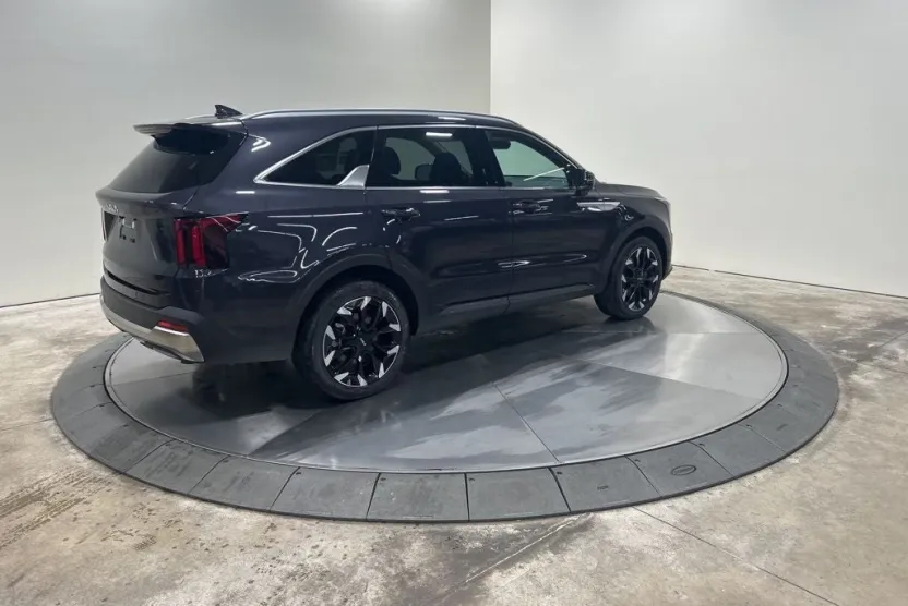 2025 Kia Sorento SX photo 1