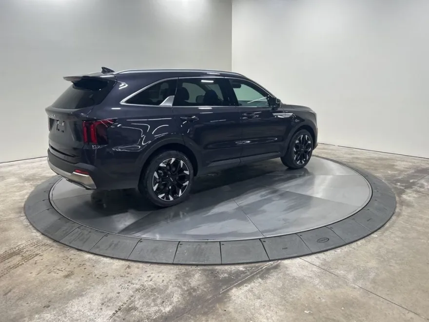 2025 Kia Sorento SX photo 1