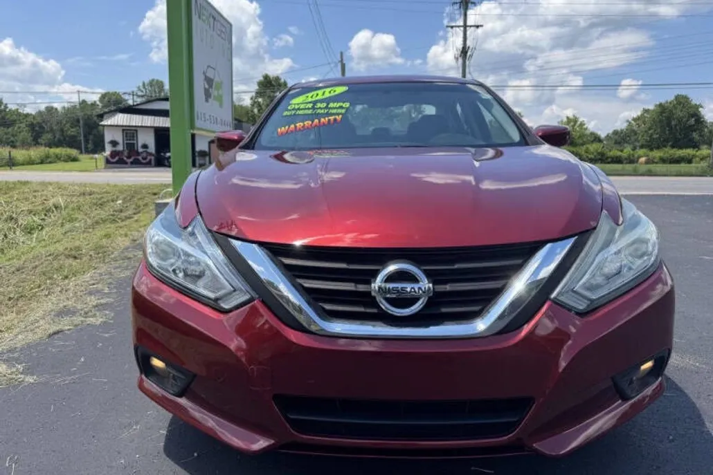 2016 Nissan Altima 2.5 SV photo 1