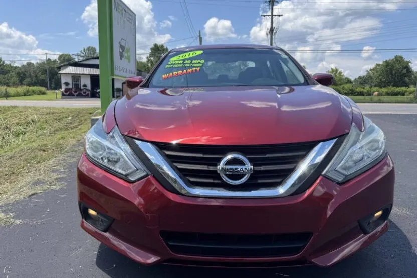 2016 Nissan Altima 2.5 SV photo 1