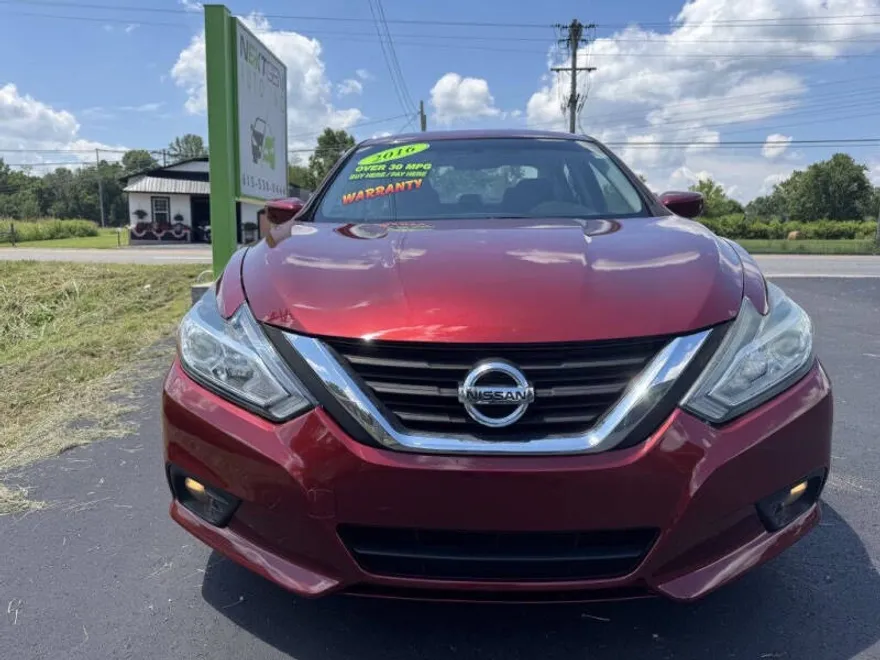 2016 Nissan Altima 2.5 SV photo 1