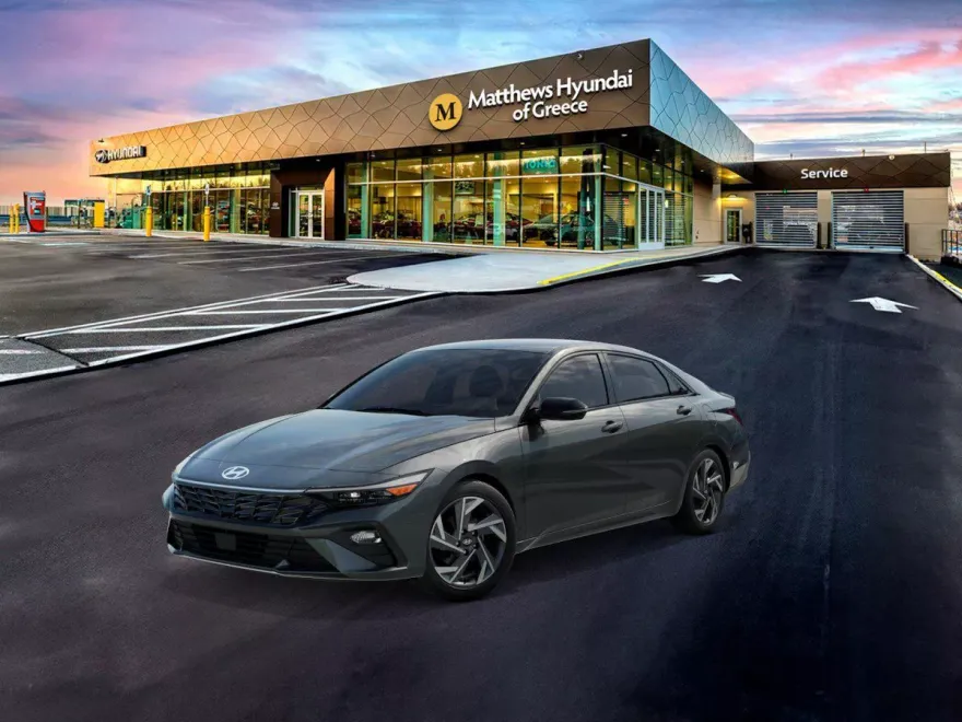 2025 Hyundai Elantra SEL Sport photo 1