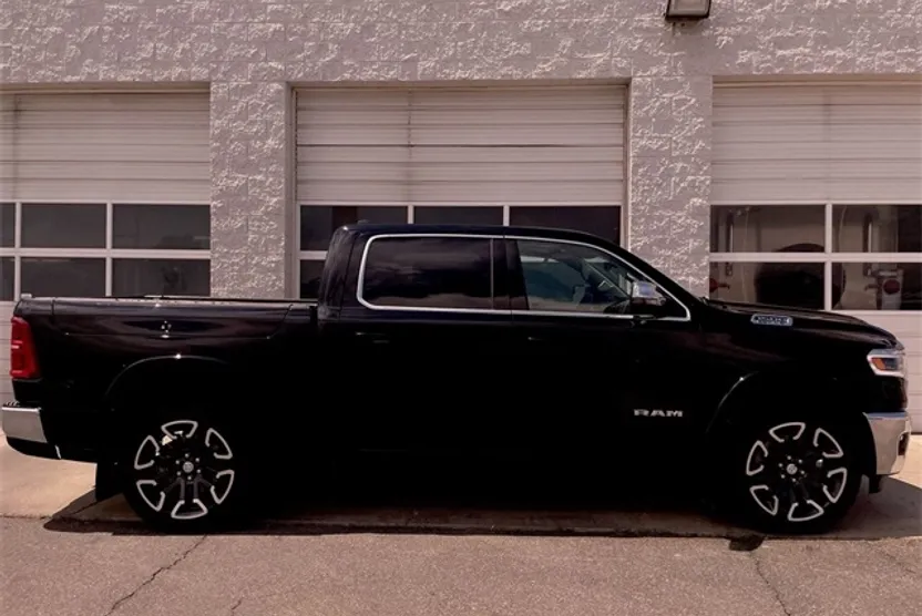 2025 Ram 1500 Limited photo 1