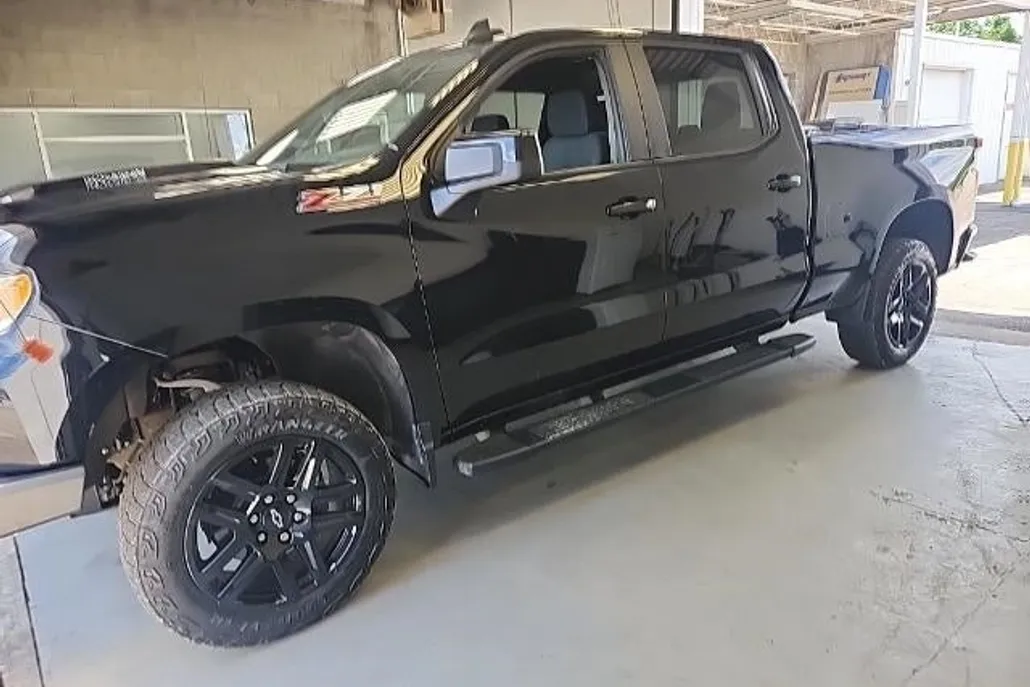 2022 Chevrolet Silverado 1500 LT Trail Boss photo 1