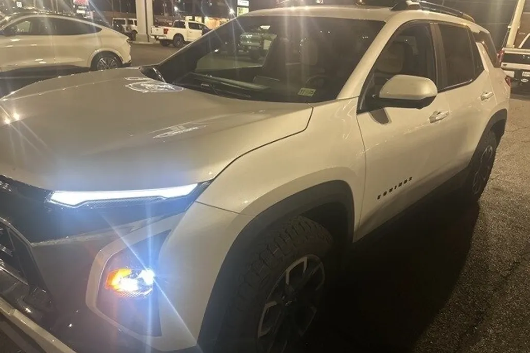 2025 Chevrolet Equinox ACTIV photo 1