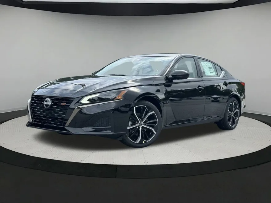 2025 Nissan Altima 2.5 SR photo 1