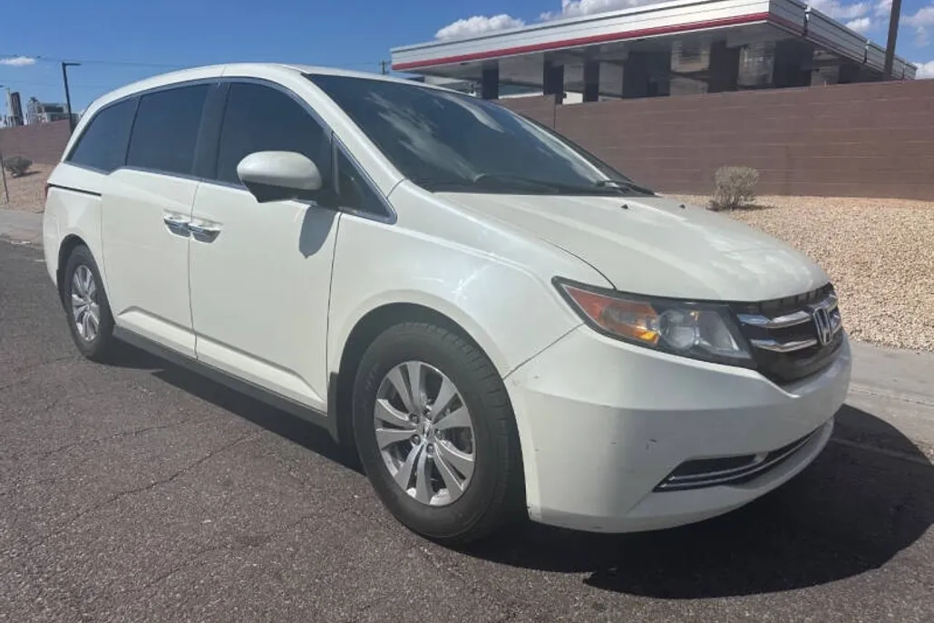 2015 Honda Odyssey EX photo 1