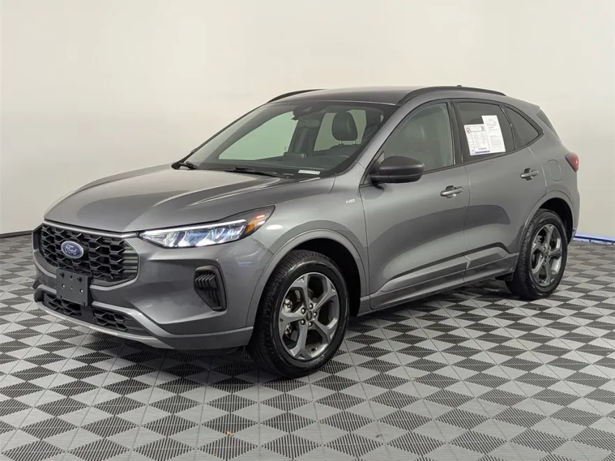 2024 Ford Escape ST-Line photo 1