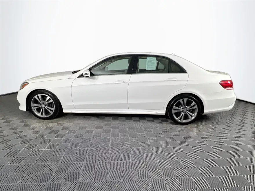 2016 Mercedes Benz E 350 Sport photo 1