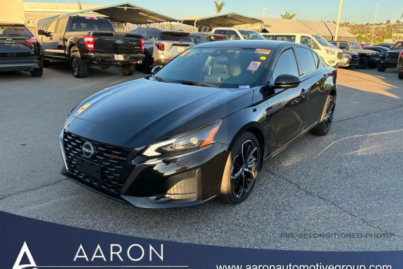2025 Nissan Altima SR photo 1