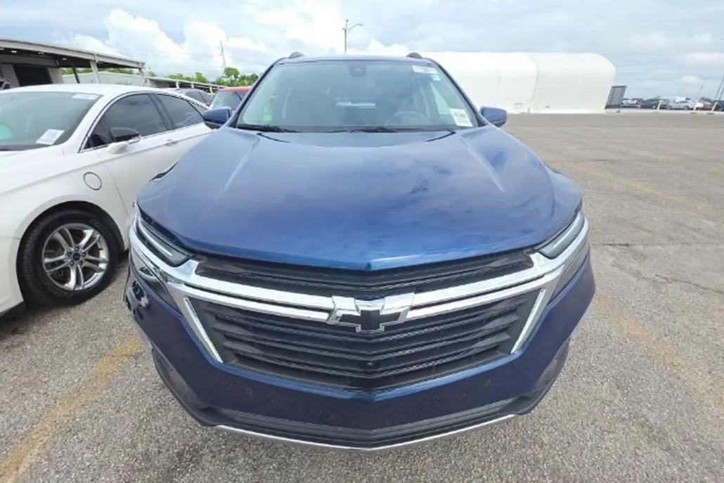 2022 Chevrolet Equinox LT photo 1
