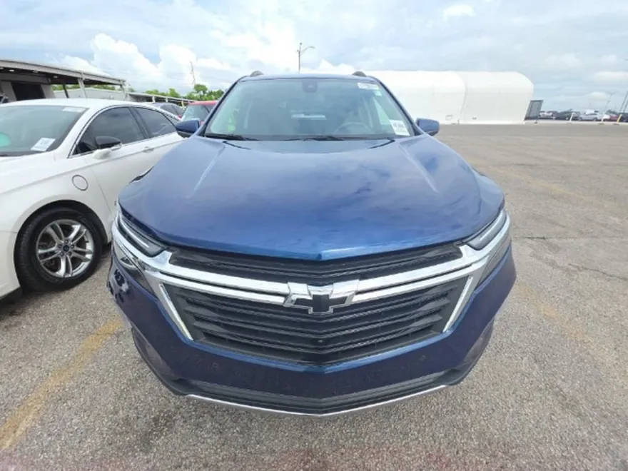 2022 Chevrolet Equinox LT photo 1