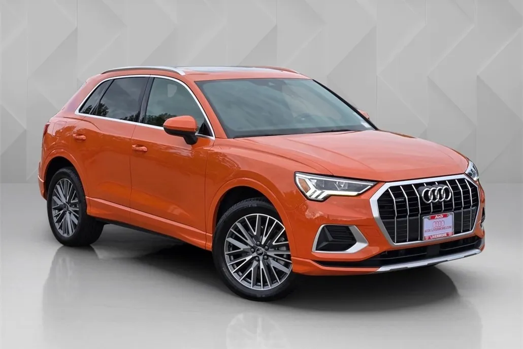 2022 Audi Q3 Premium Plus photo 1