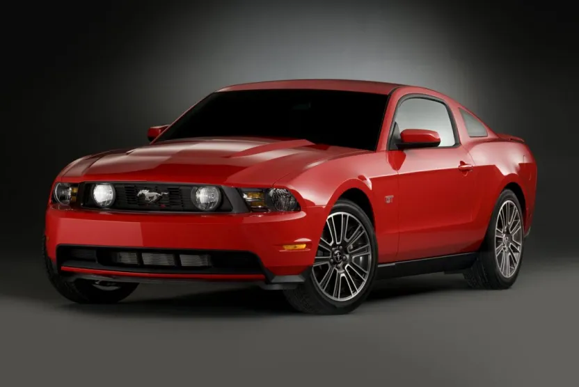 2011 Ford Mustang V6 photo 1