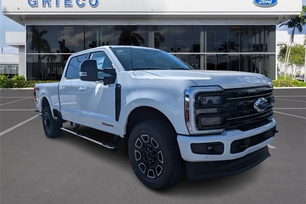 2025 Ford F-250 Platinum photo 1