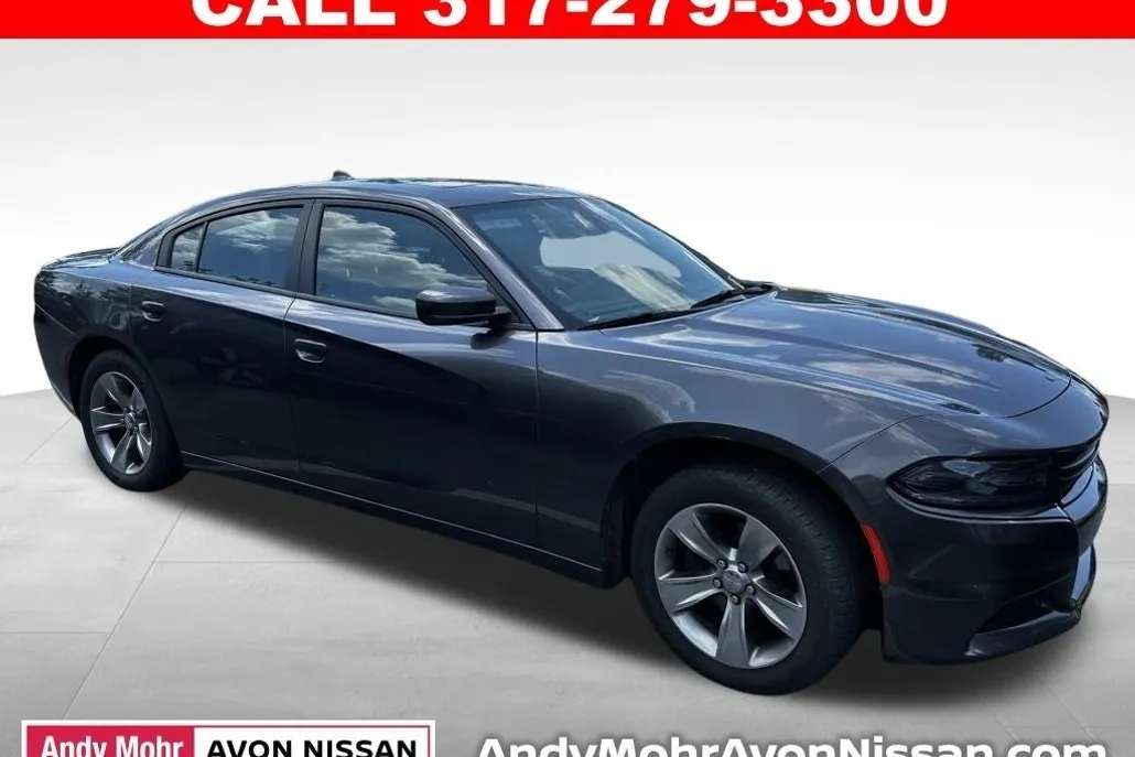 2016 Dodge Charger SXT photo 1