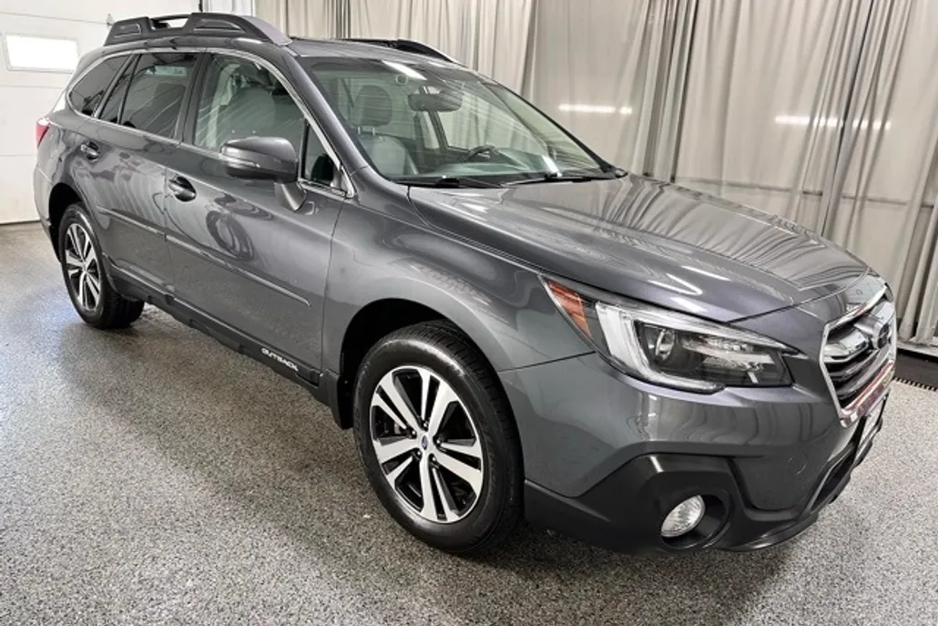 2018 Subaru Outback 2.5i Limited photo 1