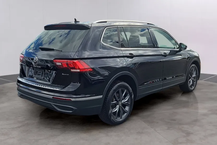 2022 Volkswagen Tiguan SE photo 1