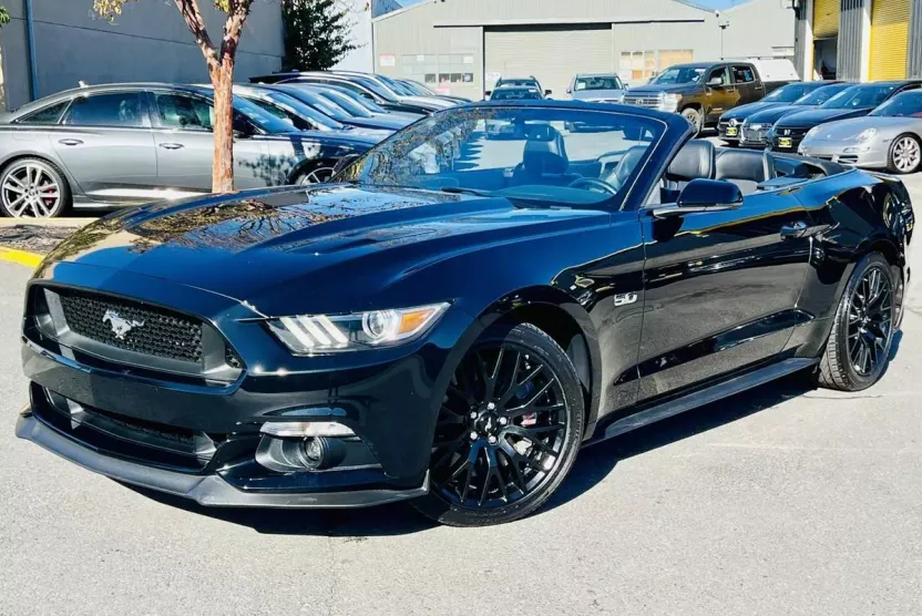2017 Ford Mustang GT Premium photo 1