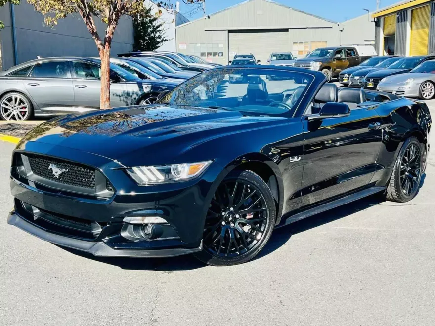 2017 Ford Mustang GT Premium photo 1